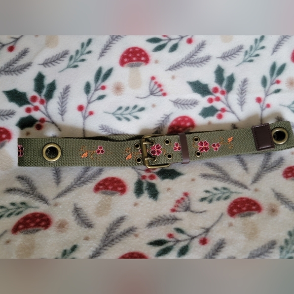 Y2K Inspired Floral Embroidered Belt in Olive Green Size M/L - Picture 9 of 9